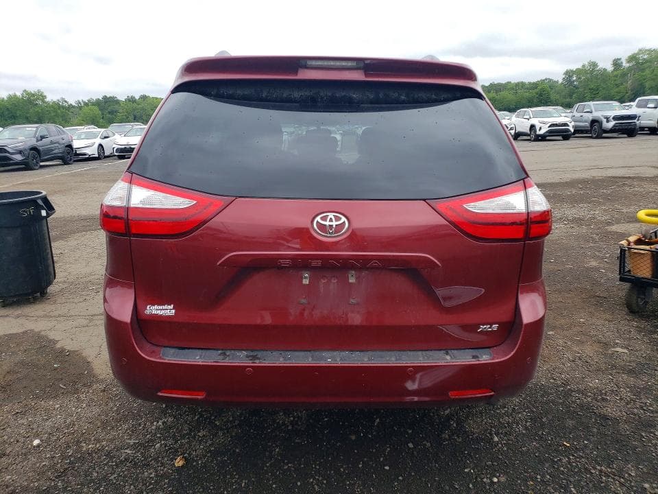 2017 TOYOTA SIENNA XLE PREMIUM 8-PASSENGER 6