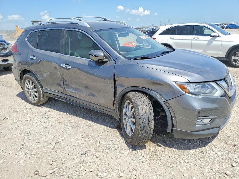 2017 NISSAN ROGUE SV 4