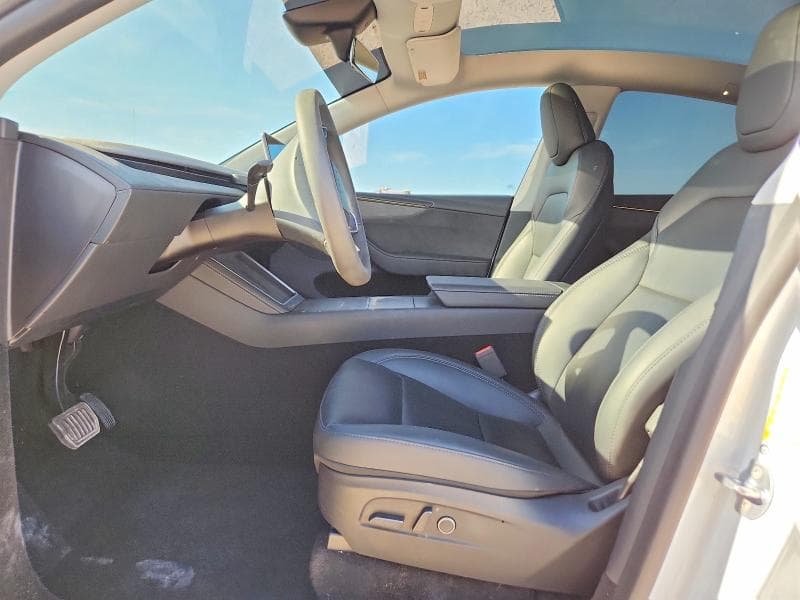 2026 TESLA MODEL Y 7