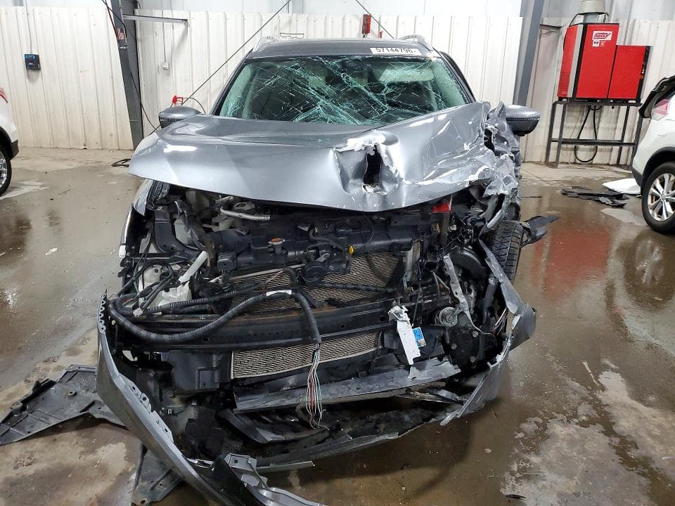 2017 NISSAN ROGUE SV 5