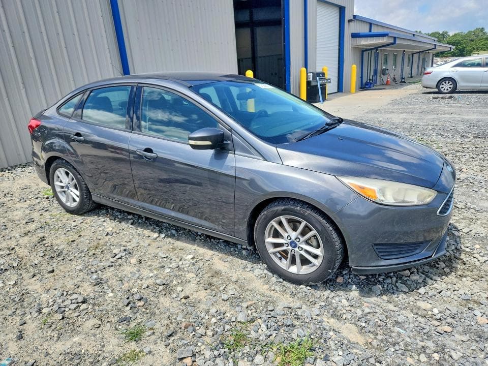 2017 FORD FOCUS SE 4