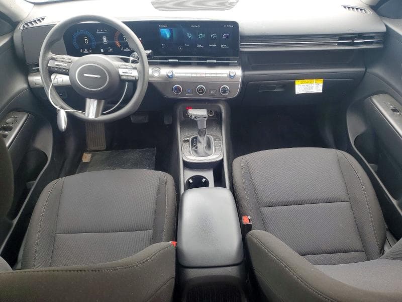 2025 HYUNDAI KONA SE 8