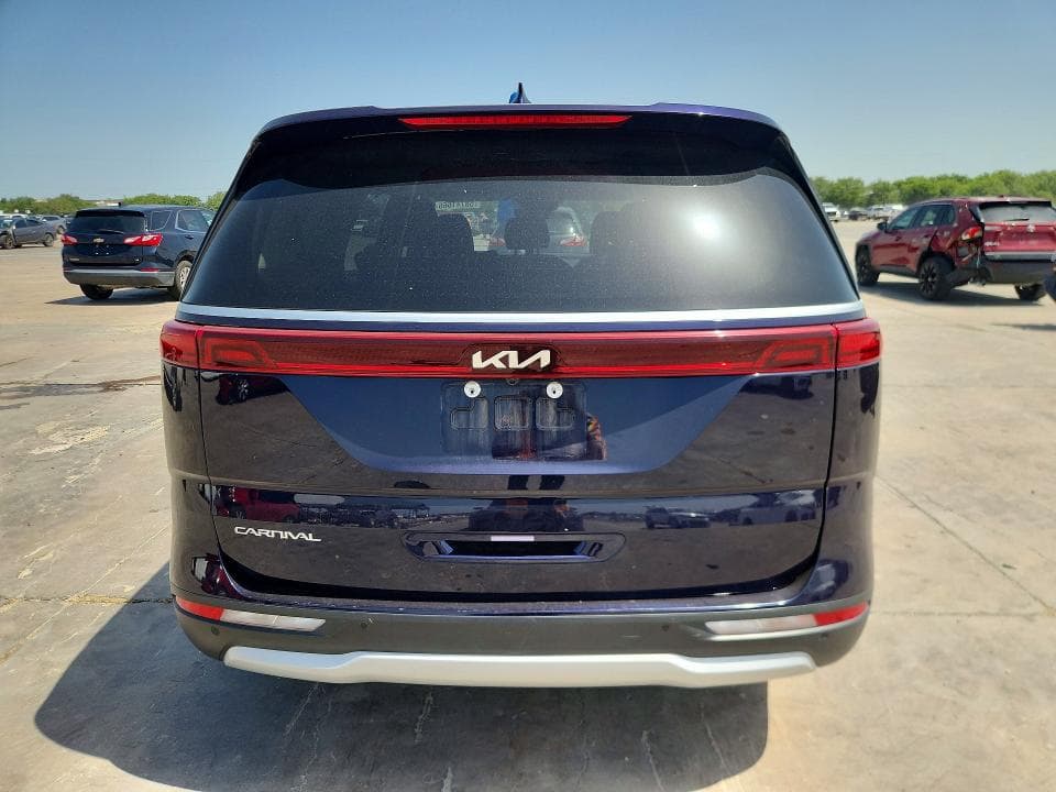 2023 KIA CARNIVAL LX 6
