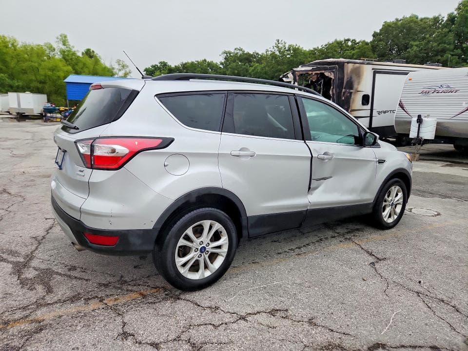 2017 FORD ESCAPE SE 3