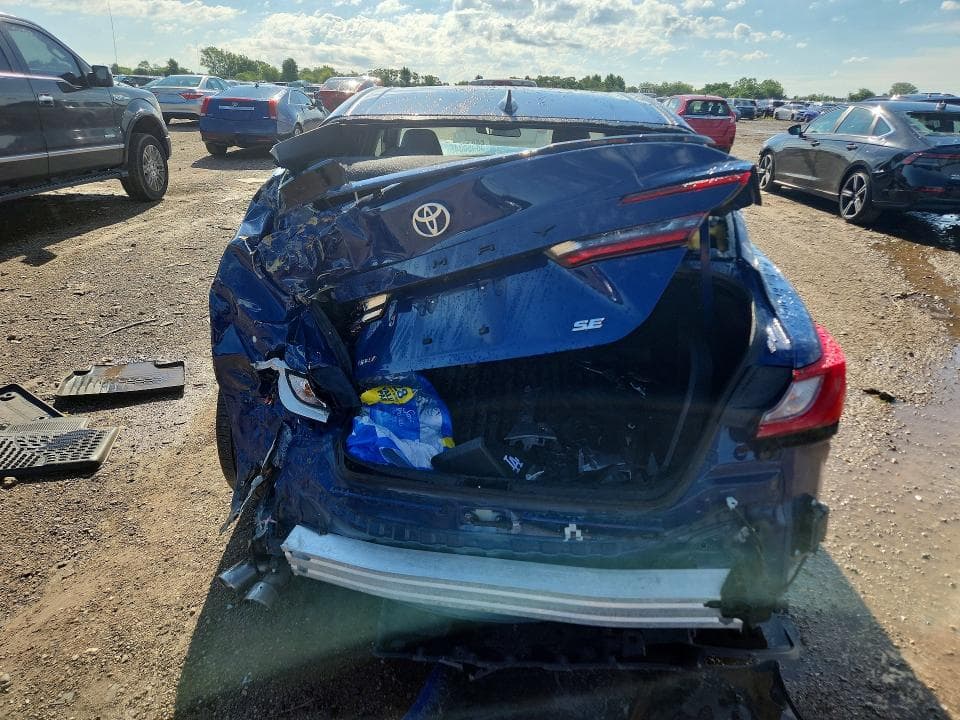 2026 TOYOTA CAMRY SE 6