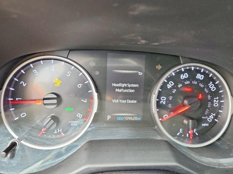 2020 TOYOTA RAV4 XLE 9