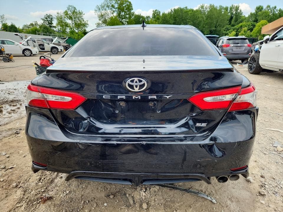 2019 TOYOTA CAMRY SE 6