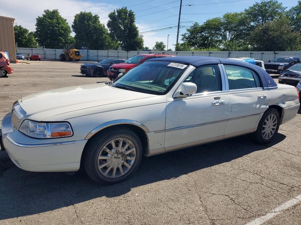 2006 LINCOLN TOWNCAR - 1