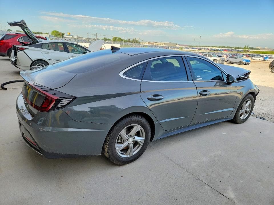 2021 HYUNDAI SONATA SE 3