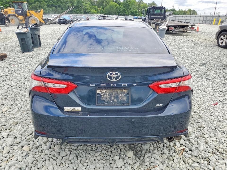 2018 TOYOTA CAMRY SE 6