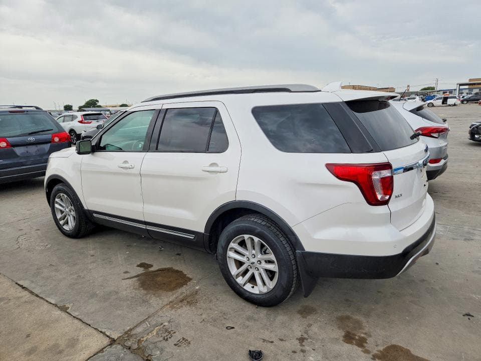 2017 FORD EXPLORER XLT 2