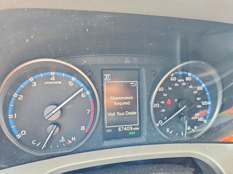 2018 TOYOTA RAV4 XLE 9