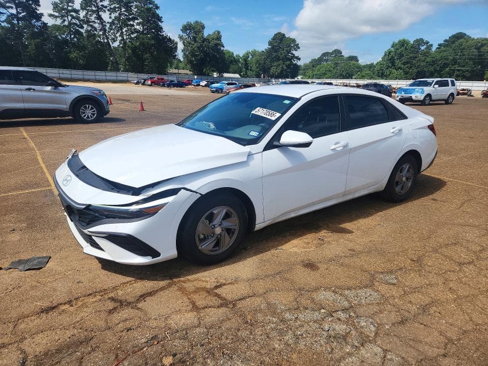 2025 HYUNDAI ELANTRA SE