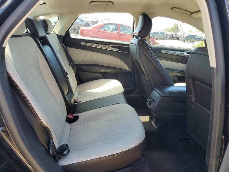 2019 FORD FUSION SE 10