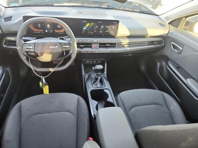 2025 KIA K4 LXS 8