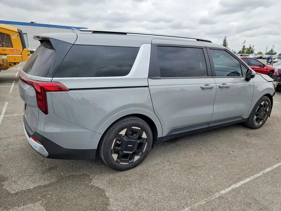 2025 KIA CARNIVAL EX 3