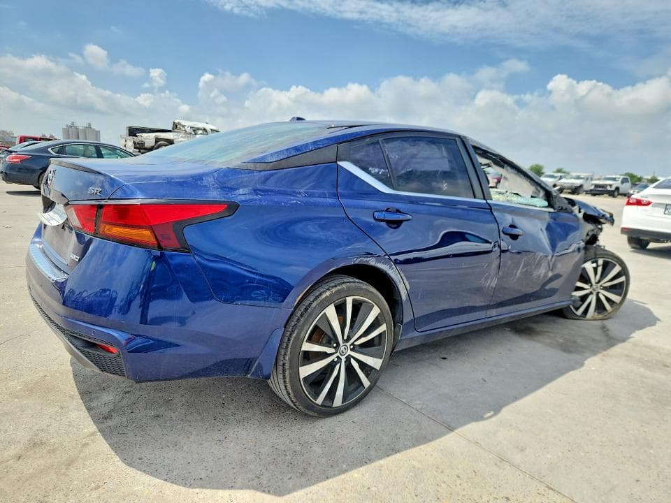 2020 NISSAN ALTIMA SR 3
