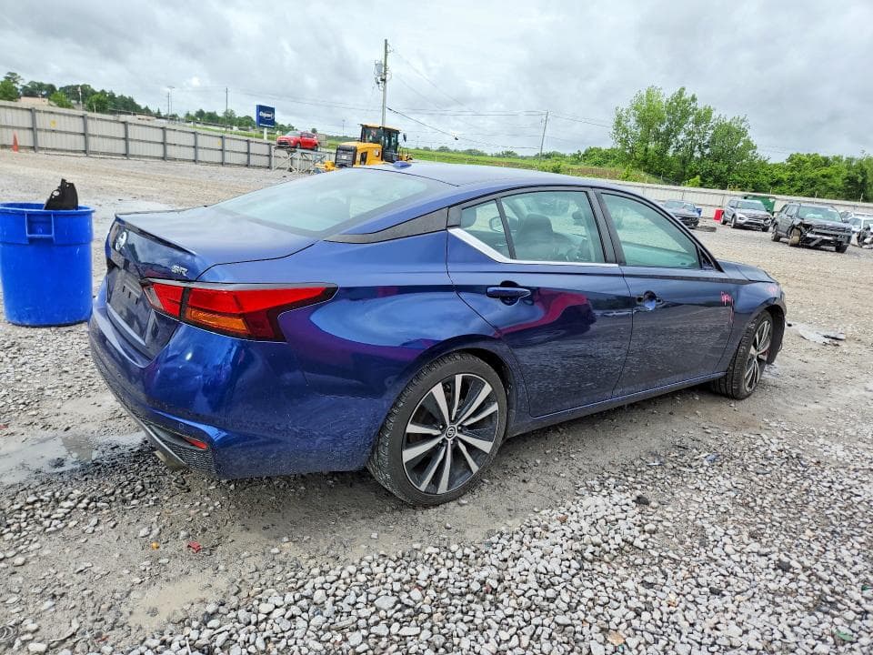 2022 NISSAN ALTIMA SR 3