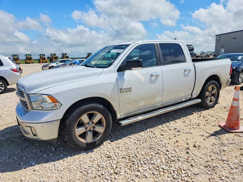 2016 RAM 1500 SLT - 1