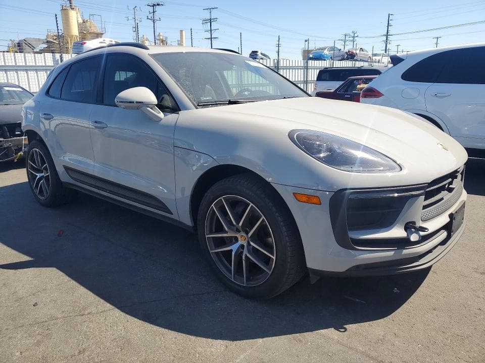 2024 PORSCHE MACAN BASE 4