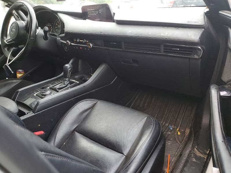 2021 MAZDA 3 PREMIUM 8