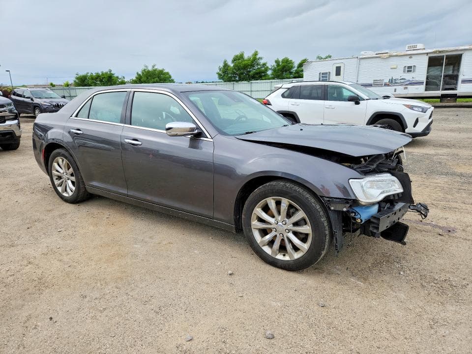 2018 CHRYSLER 300 LIMITED 4