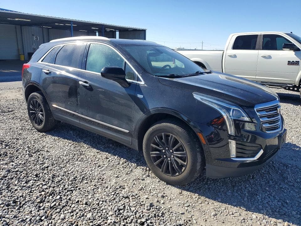 2017 CADILLAC XT5 4