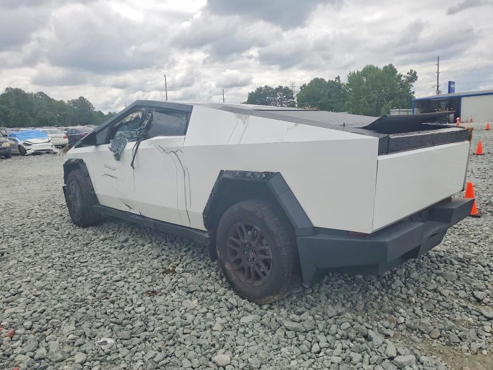 2025 TESLA CYBERTRUCK 2