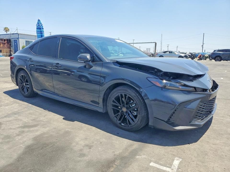2025 TOYOTA CAMRY SE 4