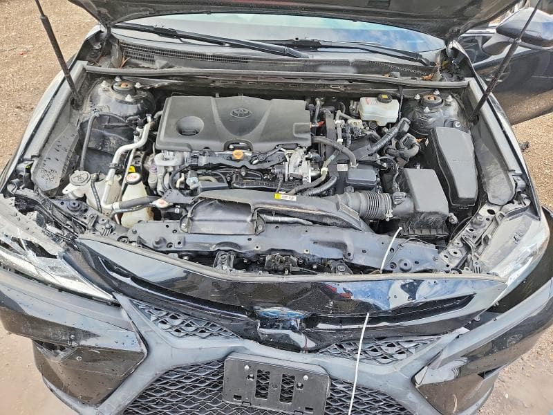 2020 TOYOTA CAMRY SE 11