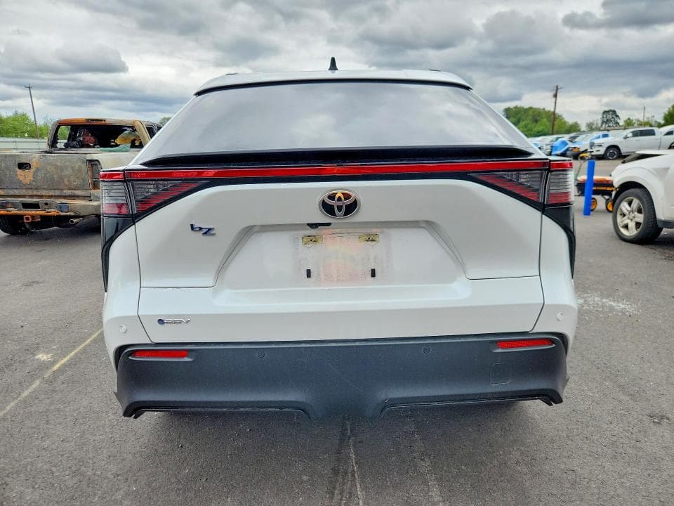 2026 TOYOTA BZ XLE 6