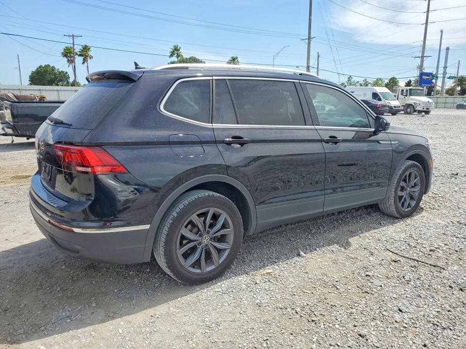 2023 VOLKSWAGEN TIGUAN SE 3