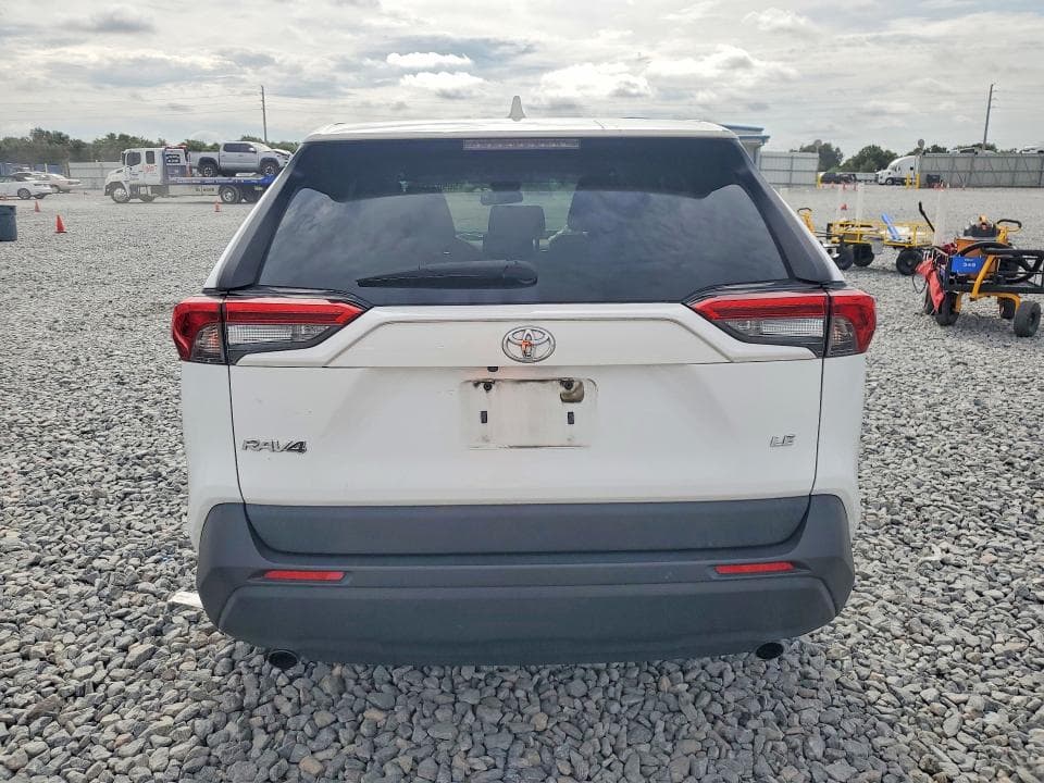 2022 TOYOTA RAV4 LE 6