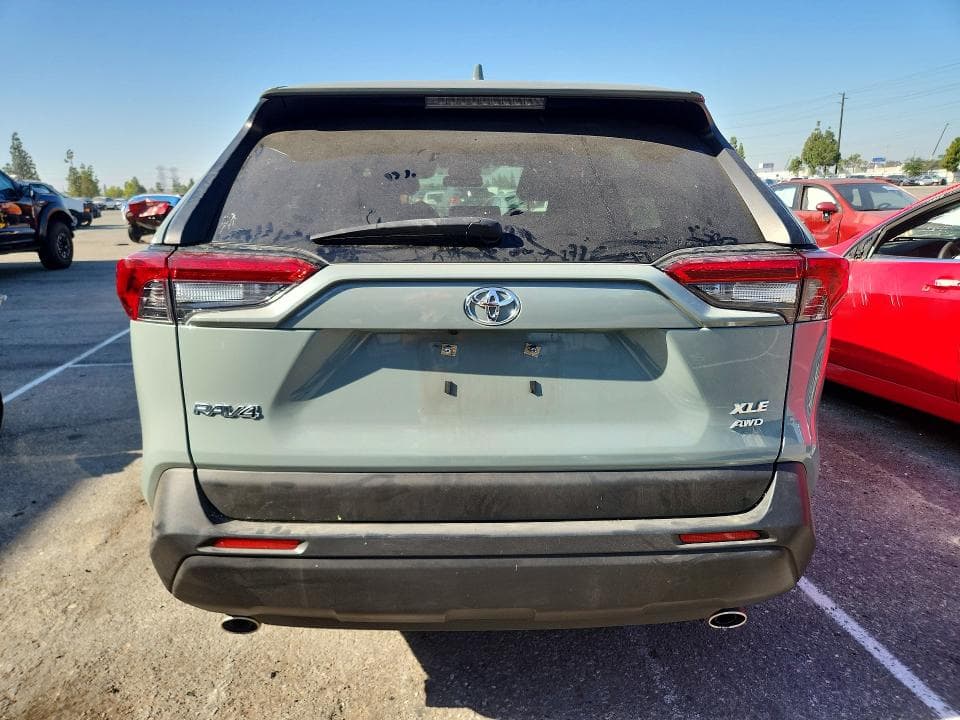 2019 TOYOTA RAV4 XLE 6