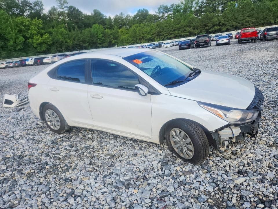 2022 HYUNDAI ACCENT SE 4