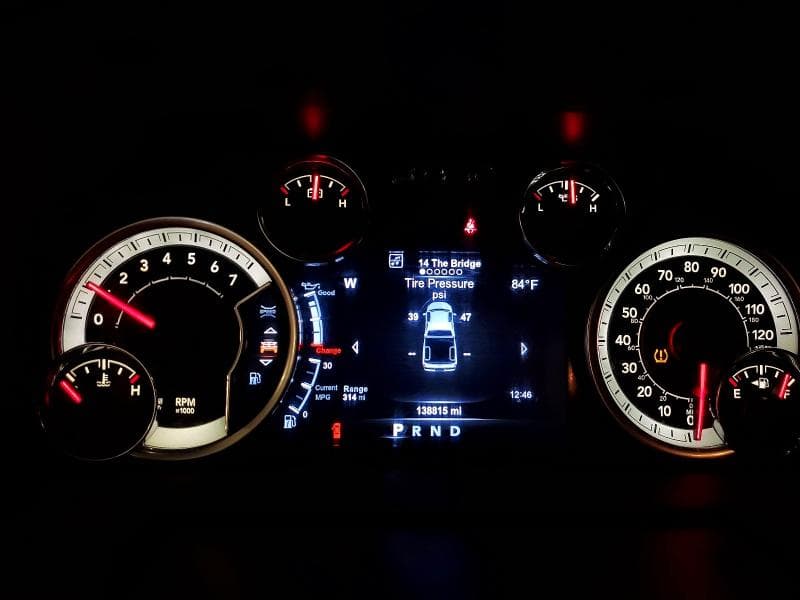 2017 RAM 1500 SLT 9