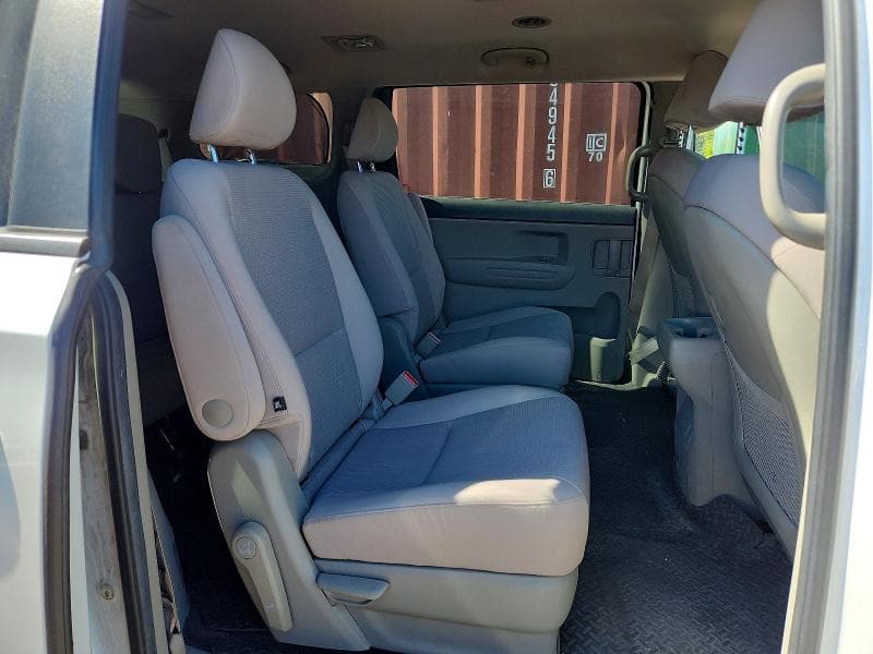 2017 KIA SEDONA LX 11