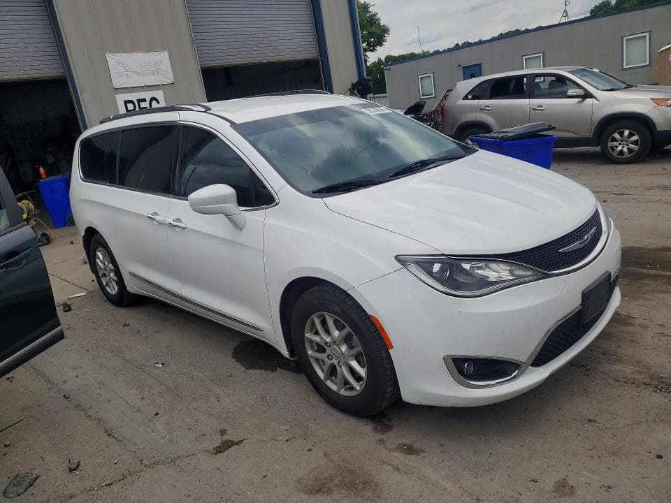 2020 CHRYSLER PACIFICA TOURING L 4