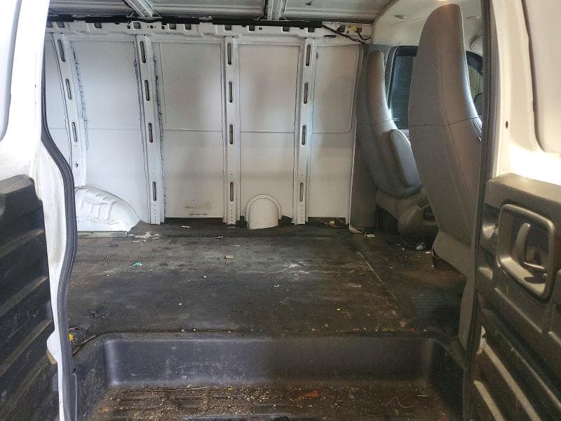 2023 GMC SAVANA G2500 11