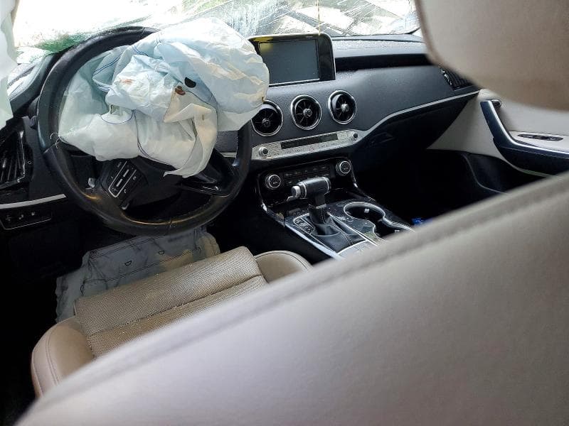 2019 KIA STINGER BASE 8