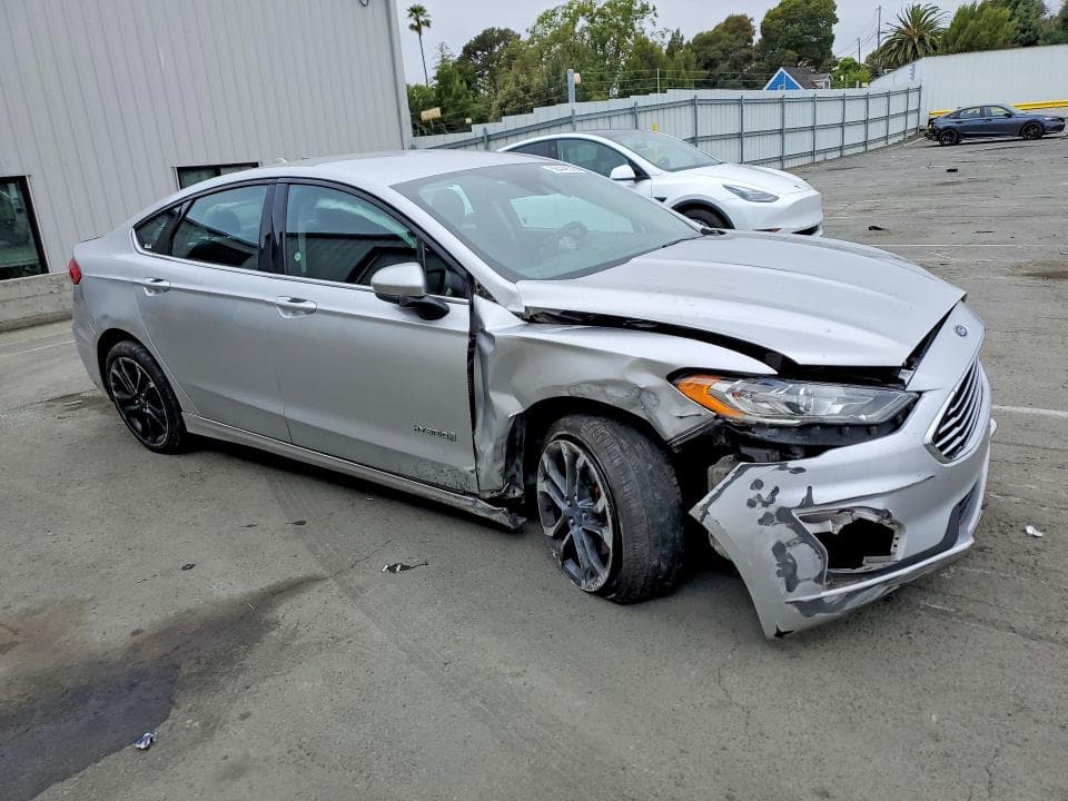 2019 FORD FUSION SE 4