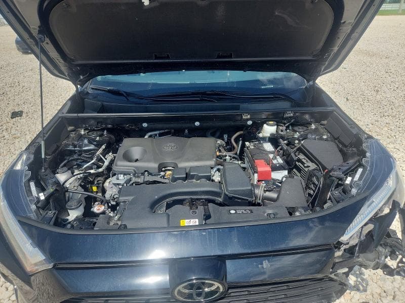 2025 TOYOTA RAV4 XLE PREMIUM 11