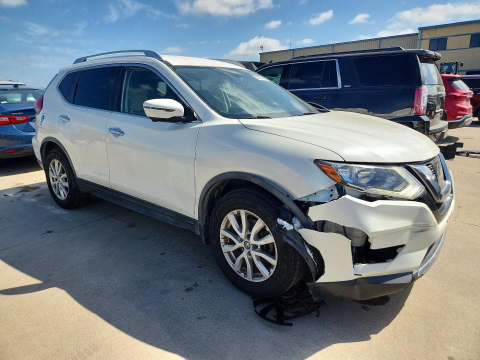 2017 NISSAN ROGUE SV 4