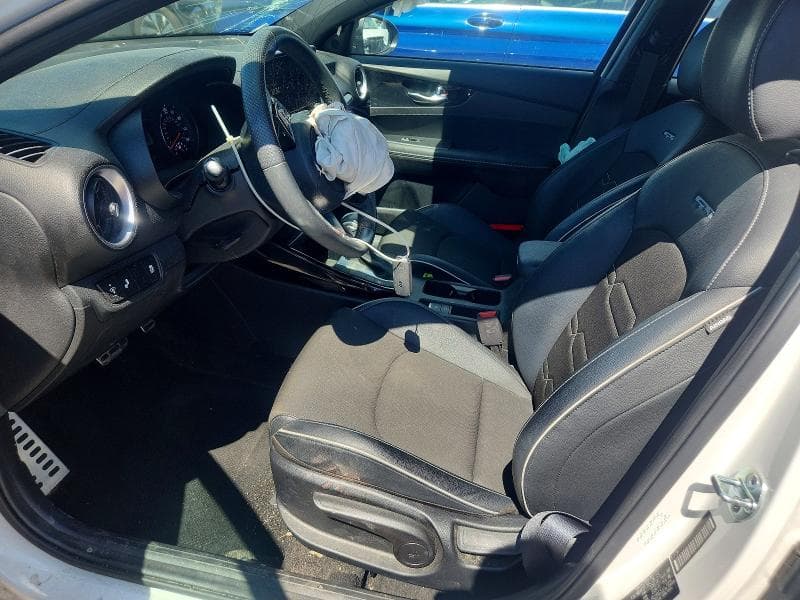 2023 KIA FORTE GT LINE 7