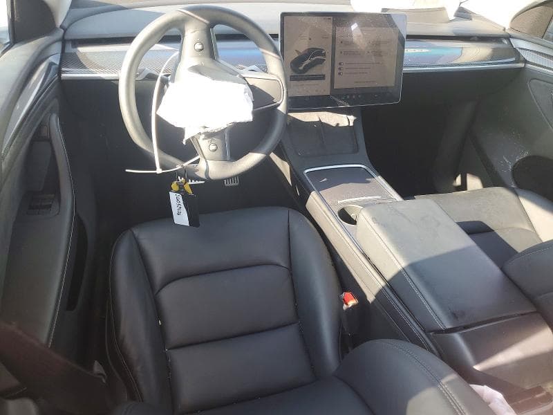 2025 TESLA MODEL Y 8