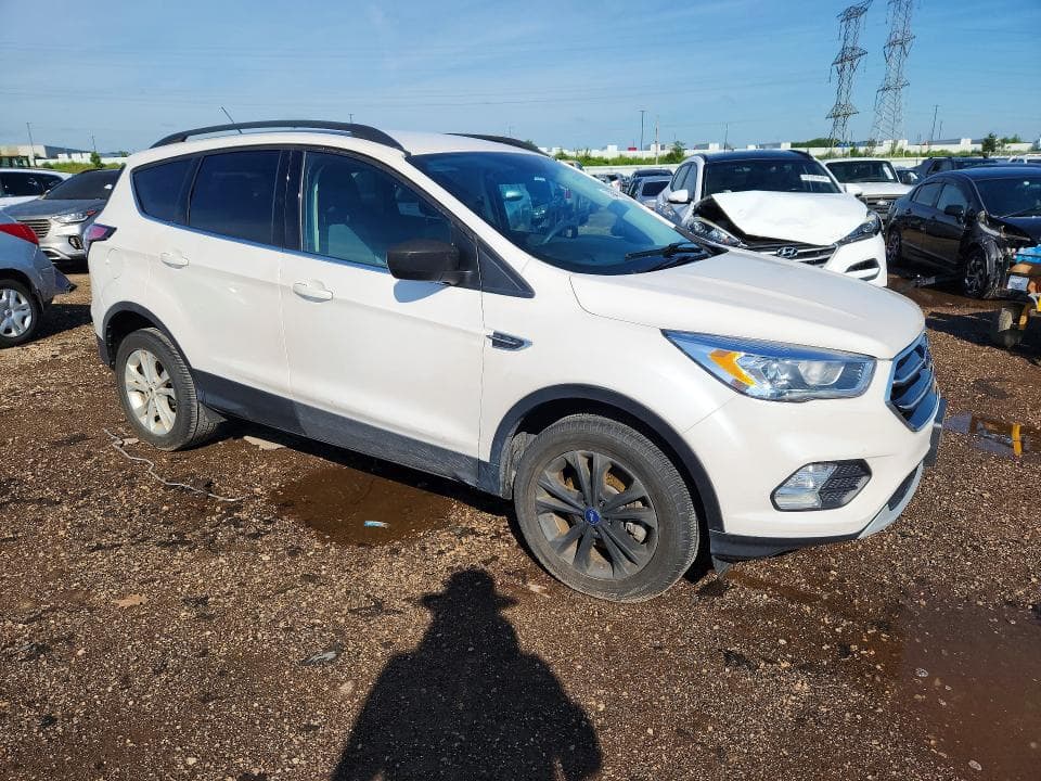 2017 FORD ESCAPE SE 4