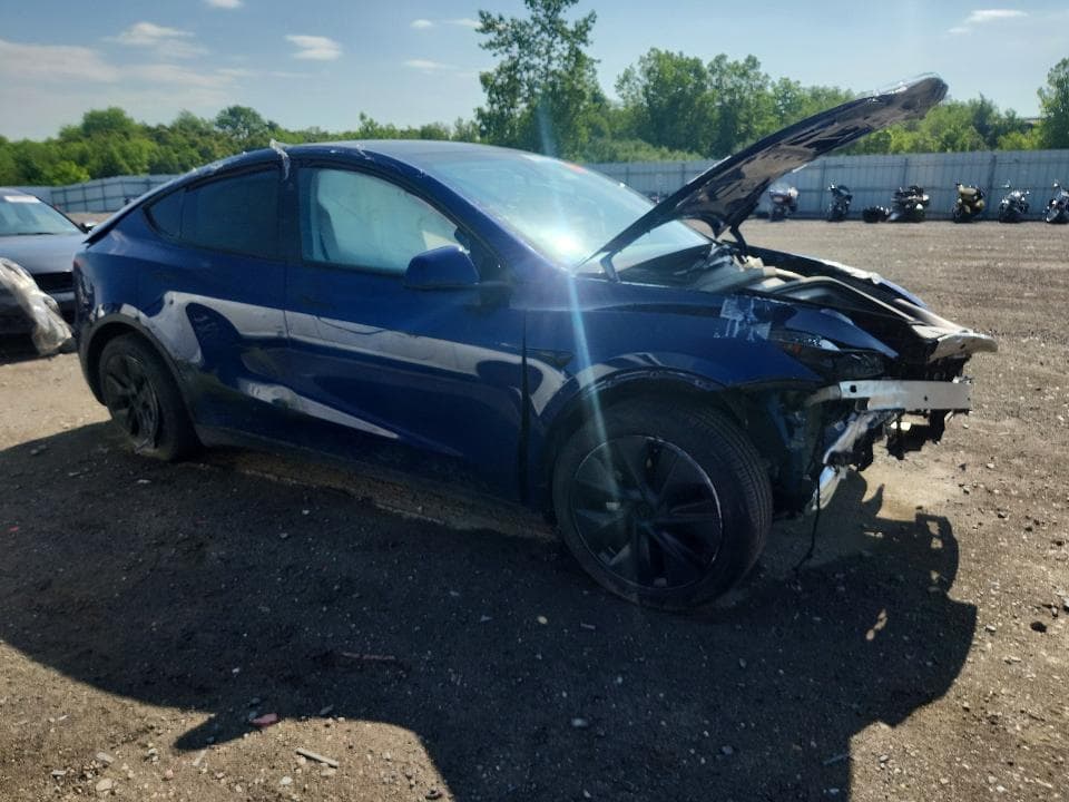 2024 TESLA MODEL Y 4