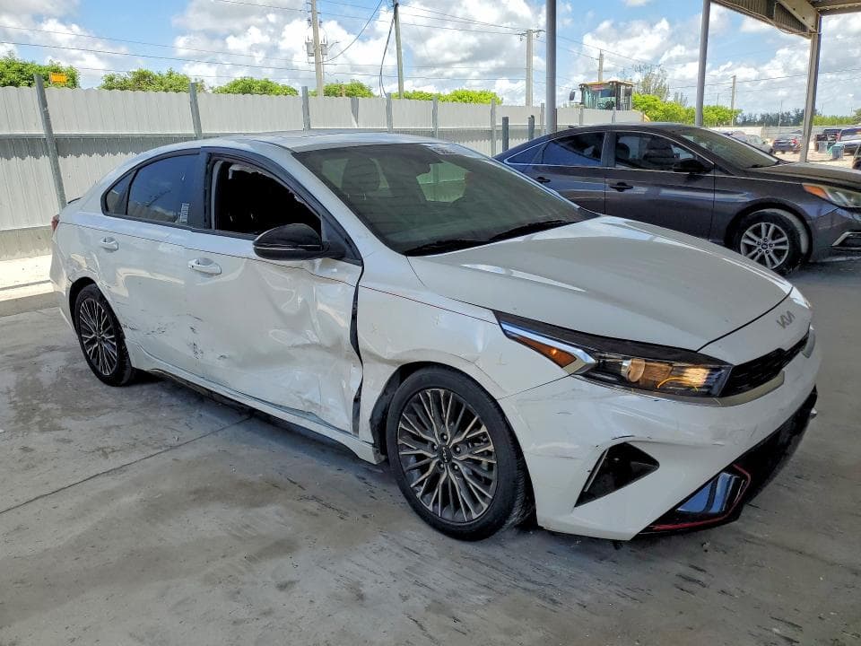 2024 KIA FORTE GT LINE 4