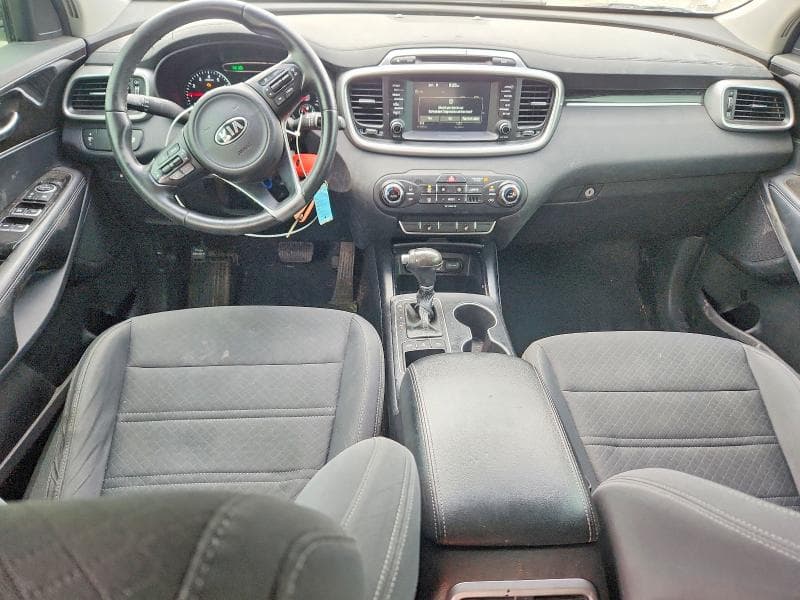 2017 KIA SORENTO LX 8