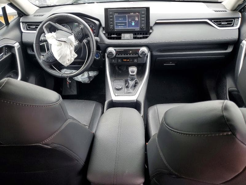 2022 TOYOTA RAV 4 8